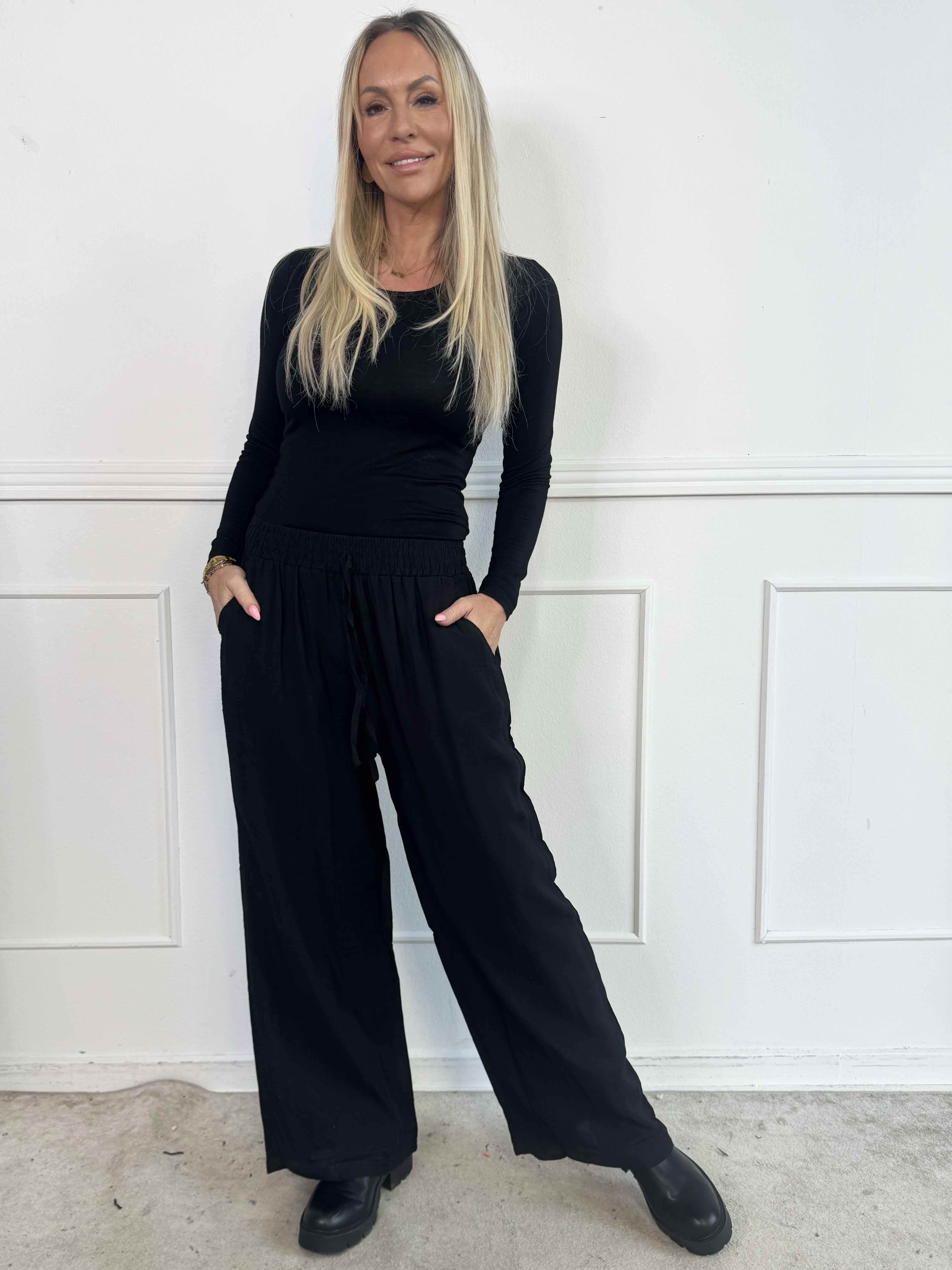 Tyra - Løse bukser i en viskoseblanding